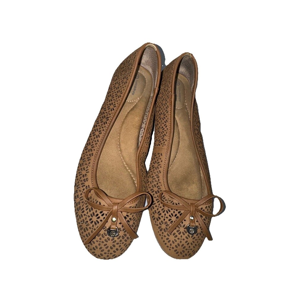 Woman’s GIANI BERNINI Odeysa Memory Foam Perforated Ballet Round Toe Flats 8